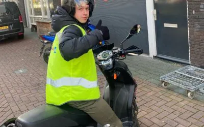Op weg naar het theorie-examen scooter